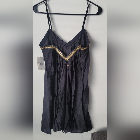 Dress - Picture 3 of 4